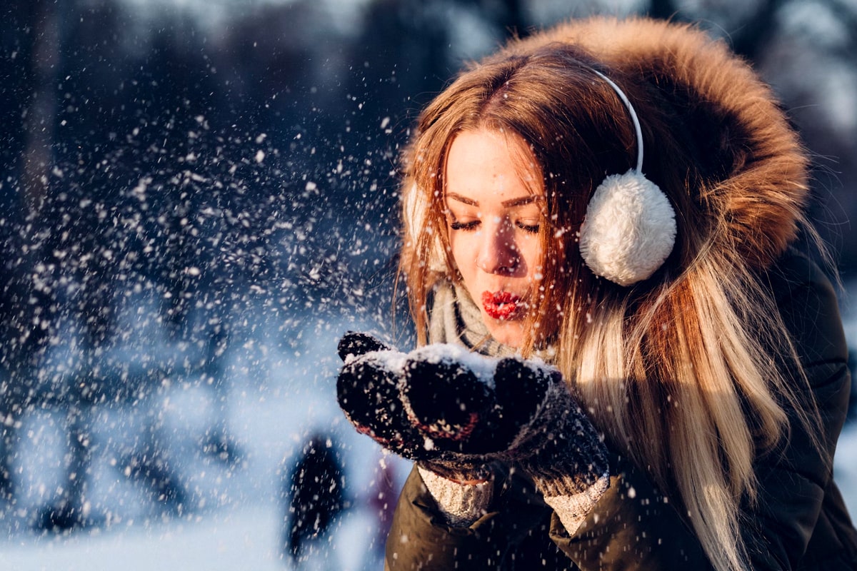 fille dans la neige