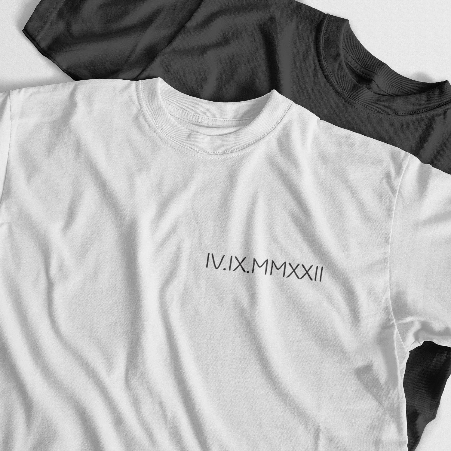 T-shirt Personnalisé Brodé Avec Nombres Romains Et Initiale